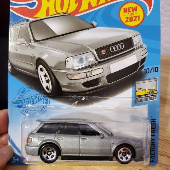 2021 Hot Wheels '94 Audi Avant RS2 Silver 157/250 Factory Fresh 10/10 Car - Picture 2 of 4